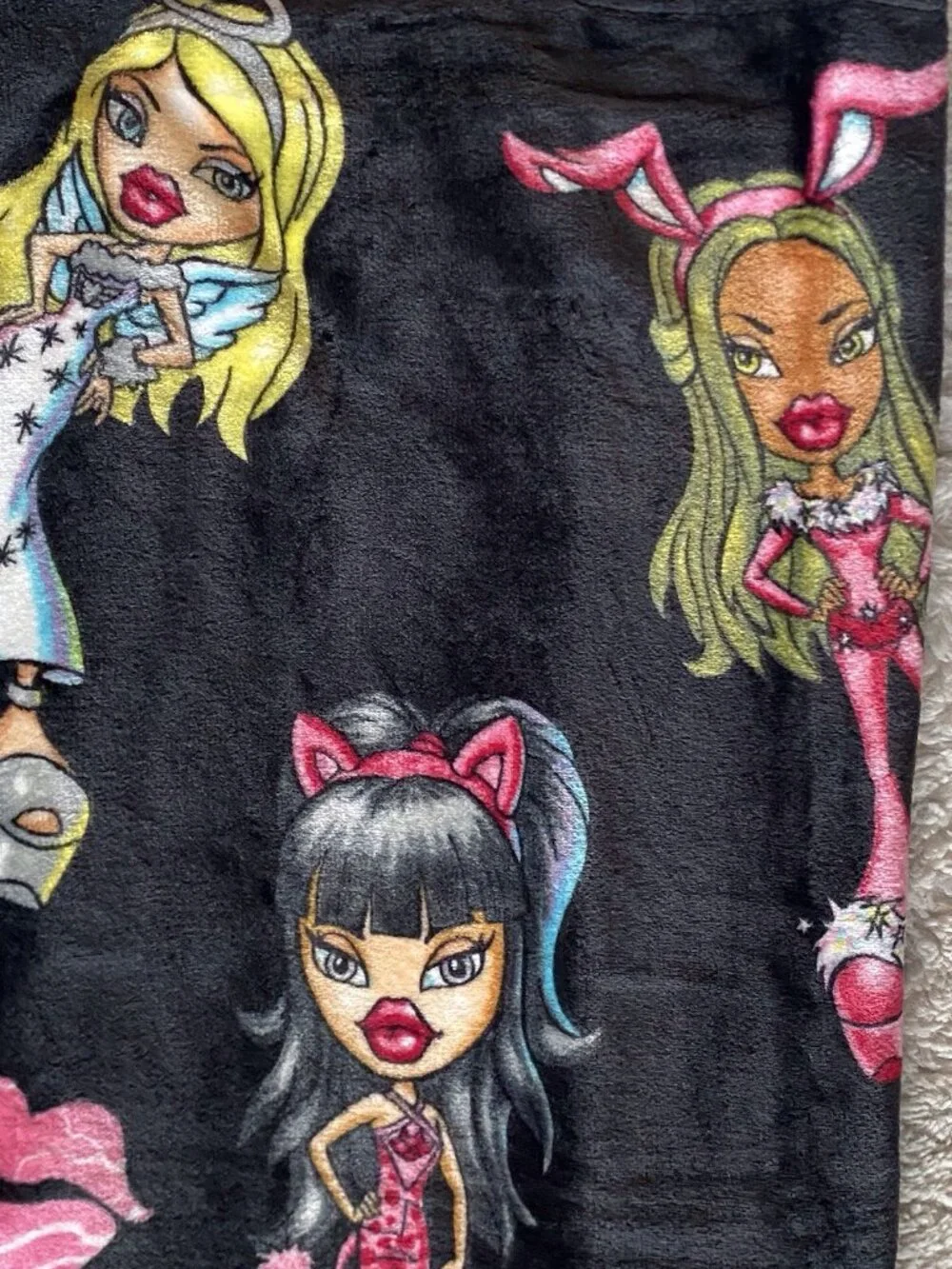 BRATZ Dolls Plush Halloween Throw Blanket 50x70 Black Jade Cloe Sasha Yasmin NEW